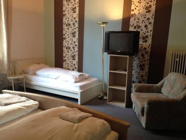 Hotel Neun 3/4 Celle Exterior foto